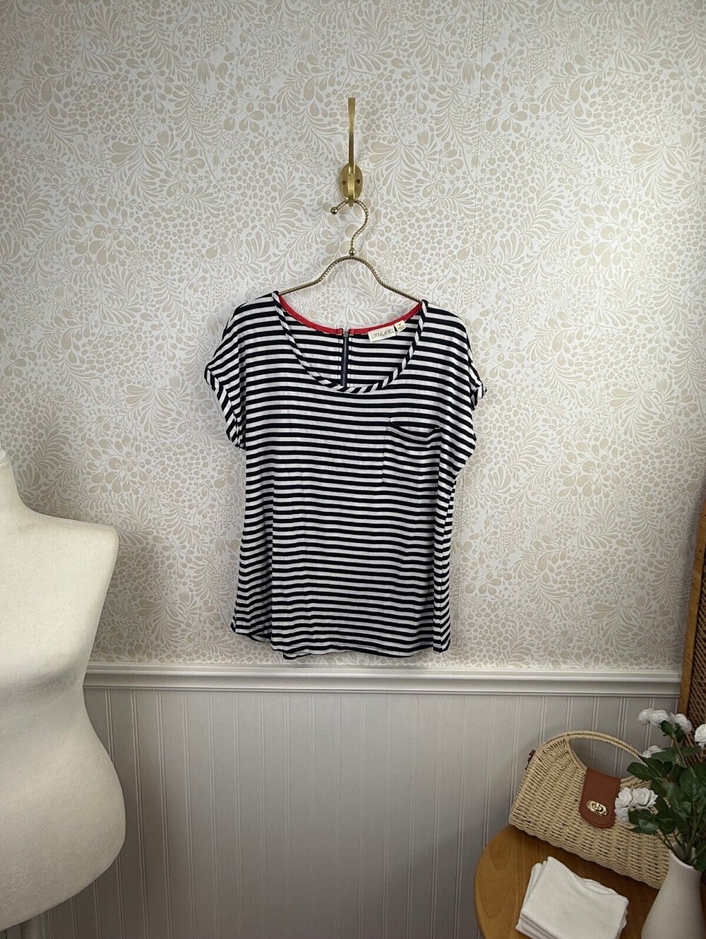 Lucy & Laurel Navy and White Striped Short-Sleeve Pocket T-Shirt - Size - Medium